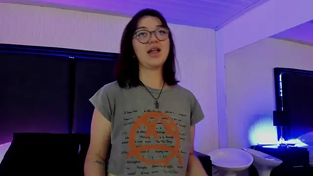 LilithBluum online show from April 5, 2026, 11:40 am