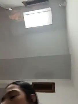 Bella-Ferrer online show from April 7, 2026, 6:30 pm