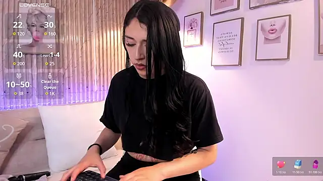 Zoey monroe online show from April 8, 2026, 12:27 pm