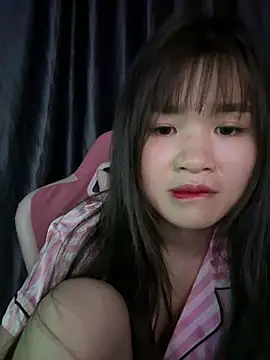 Cum-withyou online show from April 15, 2026, 8:32 am