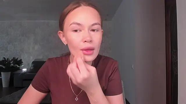 kittiangel00 online show from April 16, 2026, 4:24 am