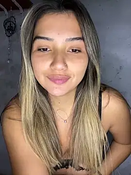 Snapshot of miicbebita chatting on April 9, 2026, 2:44 pm miicbebita online show from April 9, 2026, 2:44 pm