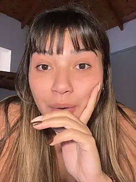 Snapshot of miicbebita chatting on May 28, 2026, 2:36 pm miicbebita online show from May 28, 2026, 2:36 pm