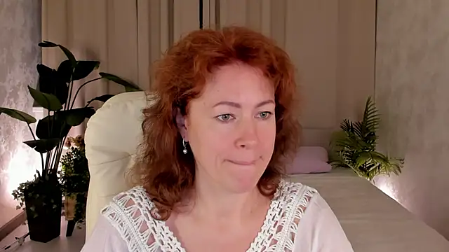 LeticiaRomano online show from June 4, 2026, 4:07 am