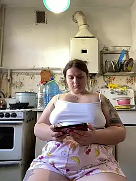 Nenssy555 online show from March 12, 2026, 11:16 am