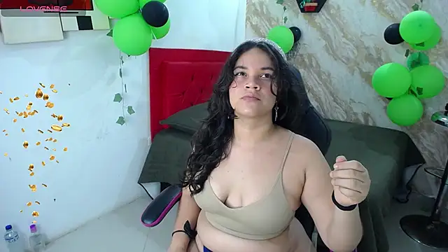 scarlettt  joness online show from March 19, 2026, 2:04 am