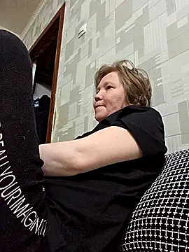  LOLA-LOLA  online show from April 18, 2026, 4:44 pm