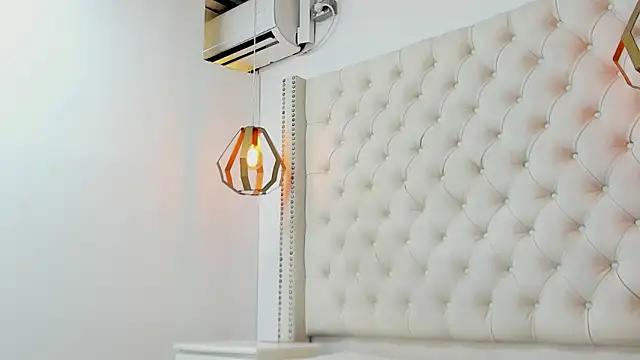 JEAN LEWIS2 online show from April 28, 2026, 7:30 pm