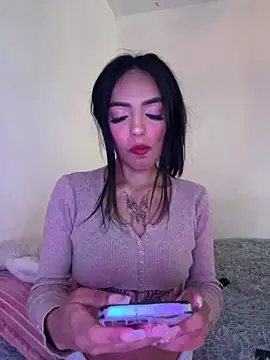 Snapshot of sylphiee_ chatting on March 11, 2026, 9:43 pm sylphiee online show from March 11, 2026, 9:43 pm