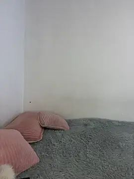 Snapshot of sylphiee_ chatting on March 13, 2026, 3:13 am sylphiee online show from March 13, 2026, 3:13 am