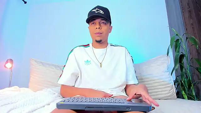 Randdy 333 online show from April 25, 2026, 5:43 am