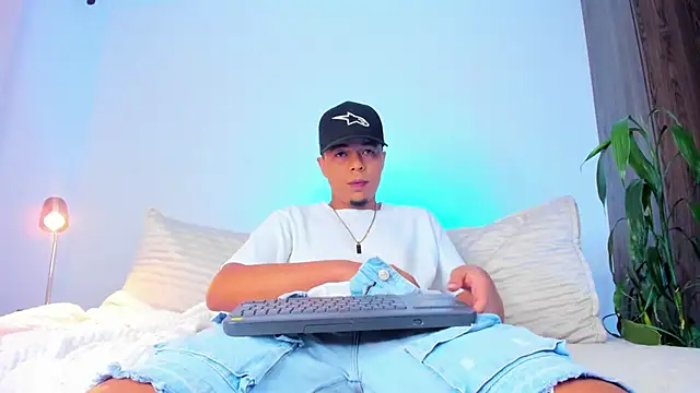 Randdy 333 online show from April 30, 2026, 5:47 am