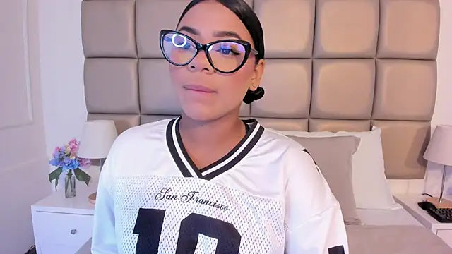 lilly williamss online show from April 25, 2026, 3:20 am