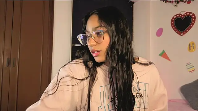 PaulaCutexs online show from April 9, 2026, 2:00 am