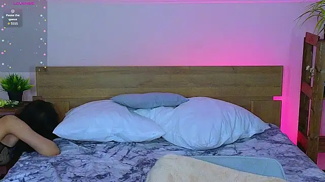 DarcyBlackwood online show from April 15, 2026, 1:45 am