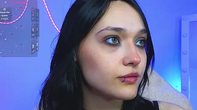 DarcyBlackwood online show from April 26, 2026, 1:47 am