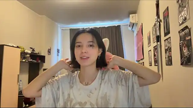 Snapshot of KateMiragee chatting on March 16, 2026, 9:02 am KateMiragee online show from March 16, 2026, 9:02 am