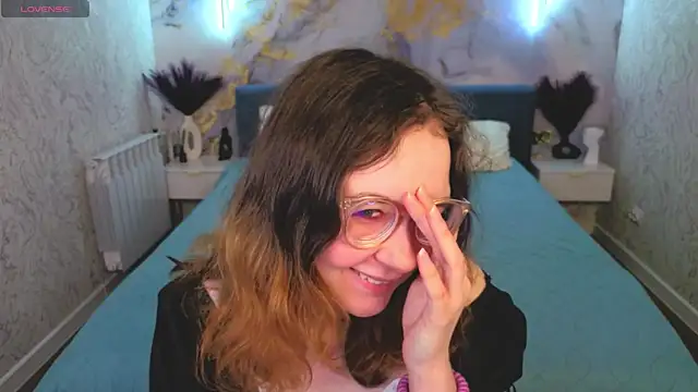 Snapshot of Aleks-caster chatting on April 7, 2026, 1:28 am Aleks-caster online show from April 7, 2026, 1:28 am