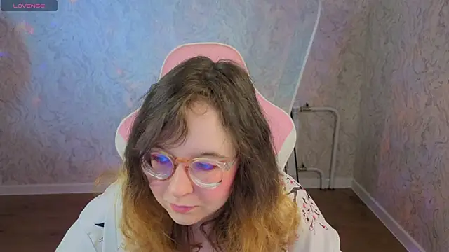 Snapshot of Aleks-caster chatting on April 23, 2026, 9:19 am Aleks-caster online show from April 23, 2026, 9:19 am