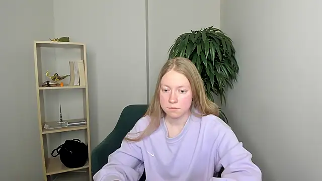 LashandaDevoto online show from March 15, 2026, 9:04 am