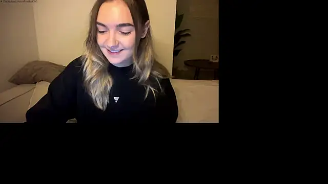 RoxyWet online show from June 5, 2026, 12:33 pm