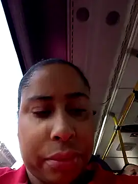 gatinha20257 online show from June 5, 2026, 12:44 pm