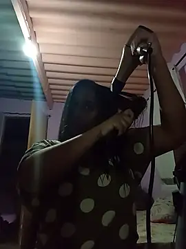 gatinha20257 online show from June 15, 2026, 12:13 am