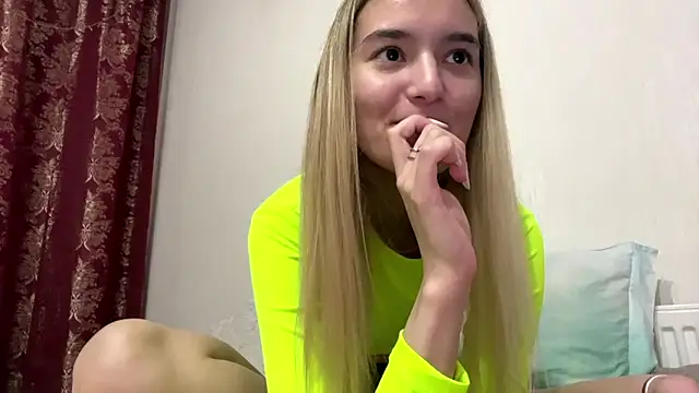 ReathaKiss online show from April 21, 2026, 3:07 pm