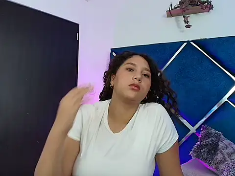 AnaisNuaghty online show from March 12, 2026, 12:33 pm