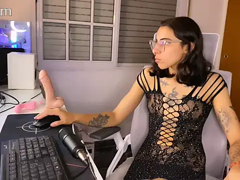 Poison Ivy 29 online show from March 28, 2026, 2:33 am
