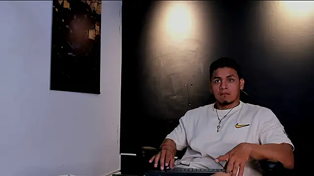 Snapshot of Floyd212_Vibes chatting on March 16, 2026, 12:20 pm Floyd212 Vibes online show from March 16, 2026, 12:20 pm