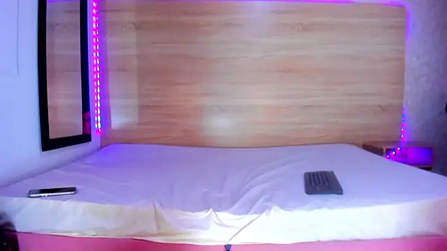 ambarvioletcm online show from March 16, 2026, 2:32 pm