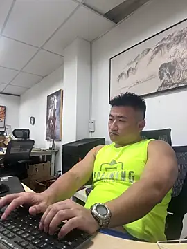 Cunzhangshibage02 online show from June 14, 2026, 2:52 pm