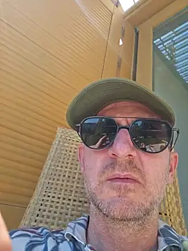 dufatcock online show from April 7, 2026, 9:54 am