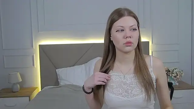 Sophie Rays online show from March 23, 2026, 11:03 am