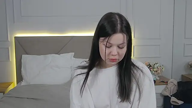 Sophie Rays online show from March 30, 2026, 11:11 am