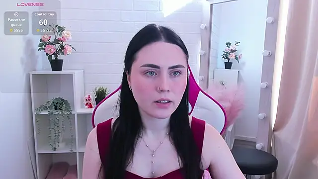 NoraLumi online show from April 22, 2026, 5:32 am