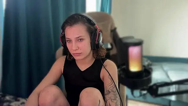 AlbyDengrov online show from March 13, 2026, 11:33 pm