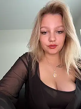Snapshot of bettyloveu chatting on June 4, 2026, 7:47 am bettyloveu online show from June 4, 2026, 7:47 am