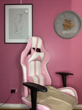 NaughtyLatinaxxx online show from April 21, 2026, 5:39 pm