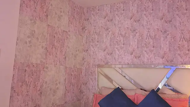 april summer  online show from April 4, 2026, 8:50 pm