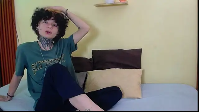 JuneBlake  online show from March 13, 2026, 2:01 pm