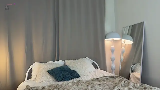 JuicySweetBliss online show from April 8, 2026, 7:36 pm