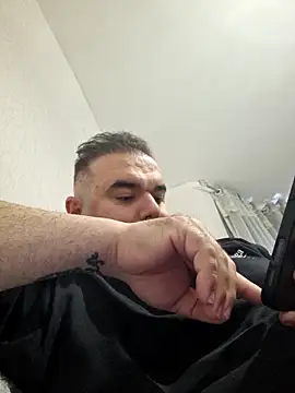 Snapshot of bigmillz32 chatting on March 25, 2026, 1:28 pm bigmillz32 online show from March 25, 2026, 1:28 pm