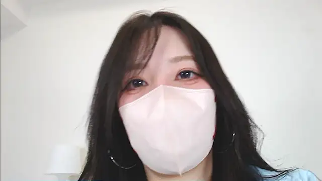 Lotus Rinka online show from May 3, 2026, 1:28 pm