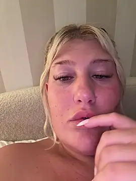 Lexi Laura online show from April 14, 2026, 9:43 pm