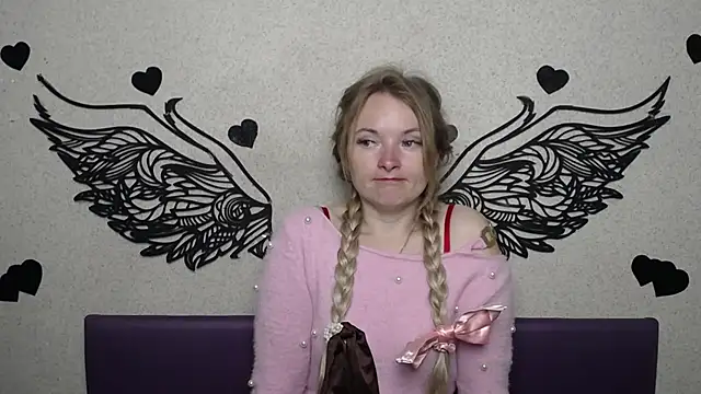 Snapshot of Nic0leDreams chatting on March 16, 2026, 6:06 am Nic0leDreams online show from March 16, 2026, 6:06 am