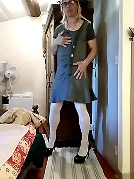 Snapshot of stephie83 chatting on April 4, 2026, 3:31 pm stephie83 online show from April 4, 2026, 3:31 pm