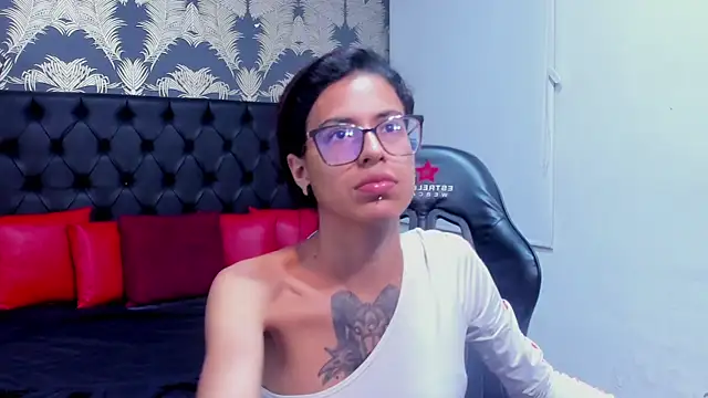 Emily Lopera online show from May 1, 2026, 3:16 pm