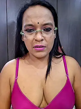 Snapshot of hornyrosy321 chatting on May 31, 2026, 6:09 pm hornyrosy321 online show from May 31, 2026, 6:09 pm